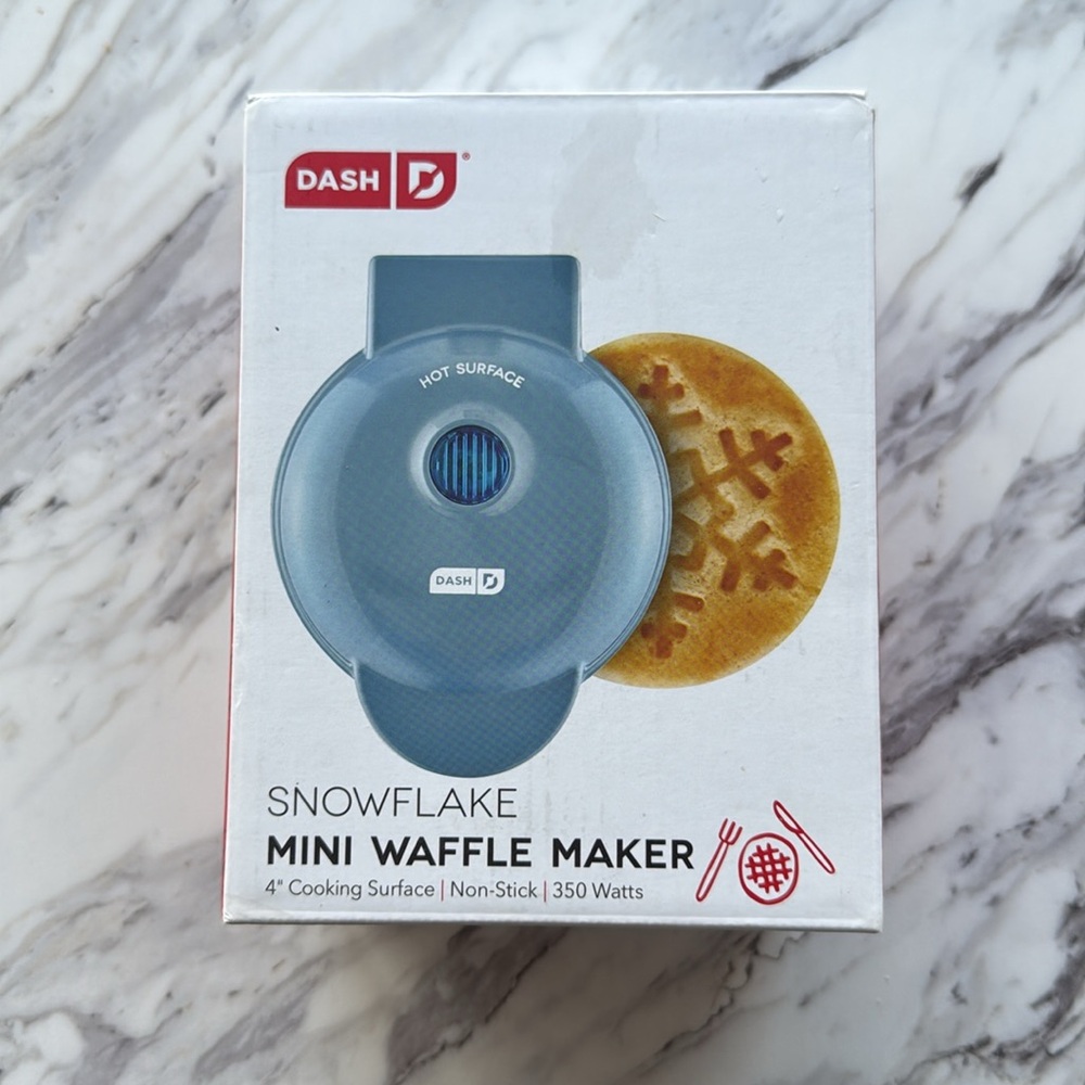 Dash Snowflake Mini Waffle Maker
